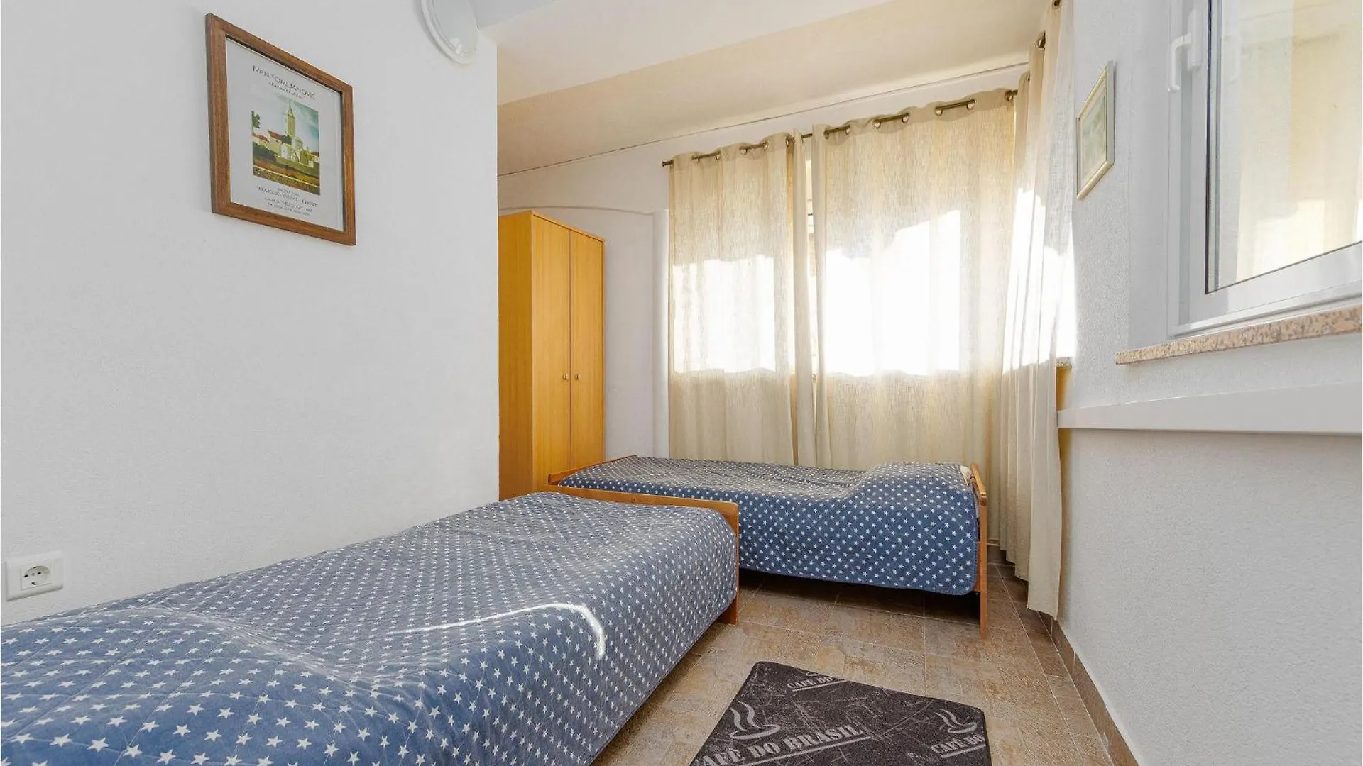 Beautiful Apartment In Nin With Wifi