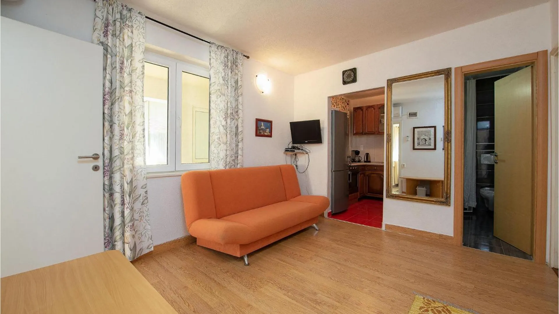 Beautiful Apartment In Nin With Wifi